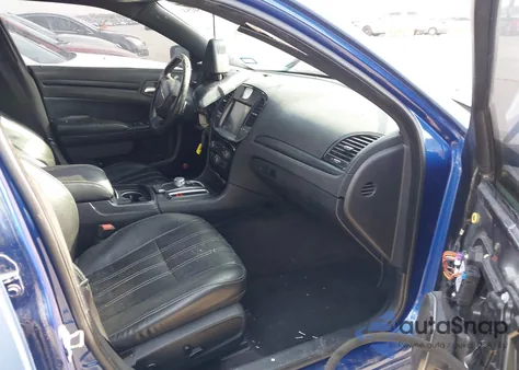 2015 Chrysler 300 S из США, поврежденный, VIN 2C3CCABTXFH845948